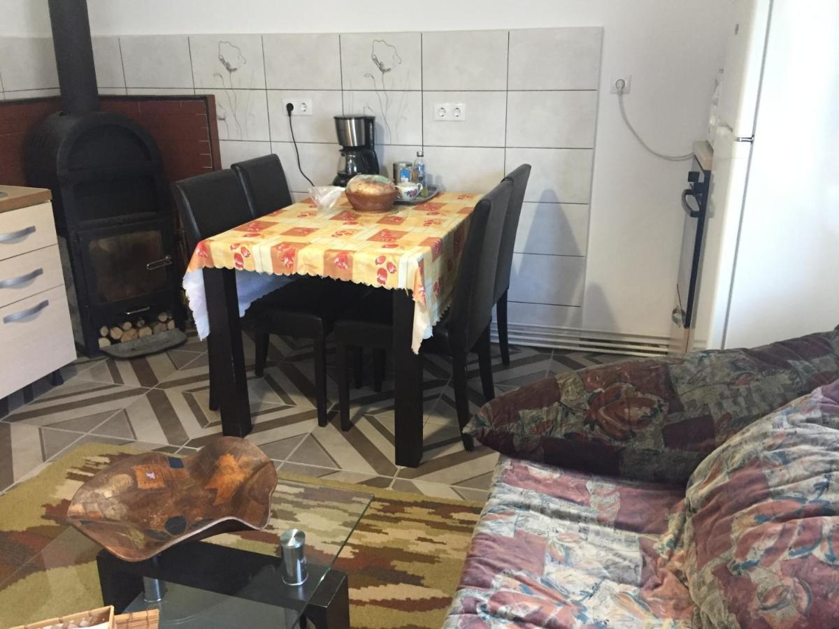 Casa Rustica Cu Terasa Villa Mediaş Екстериор снимка