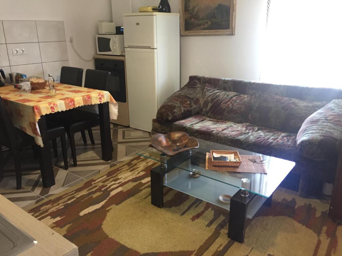 Casa Rustica Cu Terasa Villa Mediaş Екстериор снимка